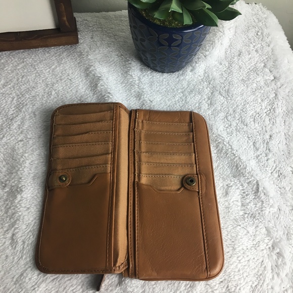 EUC Fossil Slim Billfold Wallet - Picture 2 of 3